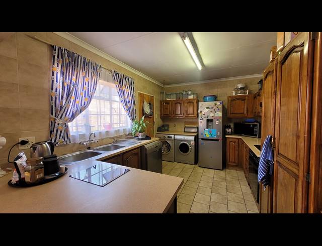 3 BEDROOM SIMPLEX RENTED IN BRACKENDOWNS
